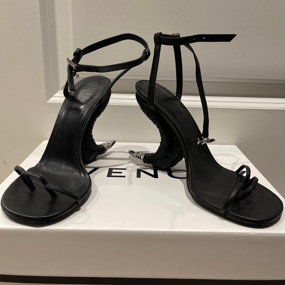 Givenchy Show Shark Tooth Heels Size 37.5